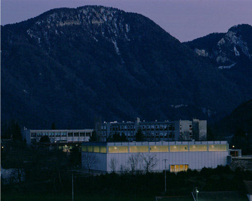 architecture frank rambert : Salle de sports et fêtes